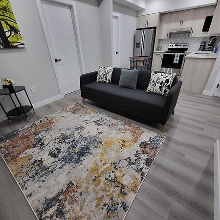 Luxury Suite In Calgary Nw Exterior foto