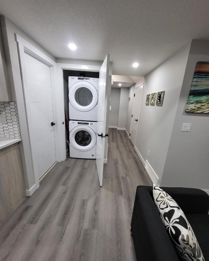 Luxury Suite In Calgary Nw Exterior foto