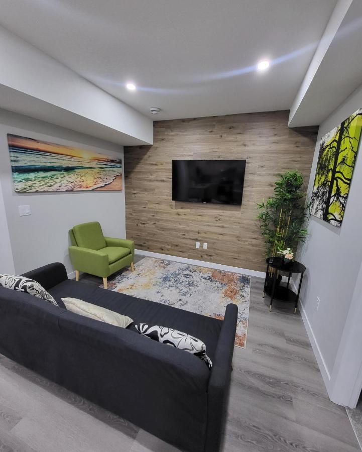 Luxury Suite In Calgary Nw Exterior foto